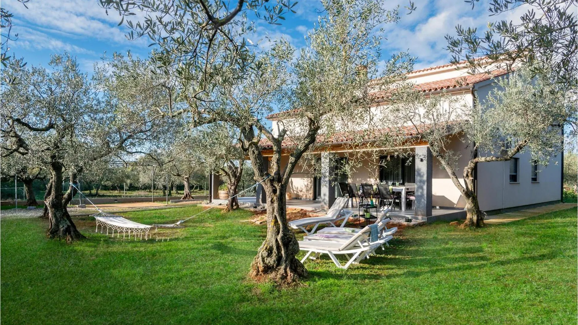 Gorgeous Home In Fazana With Wifi